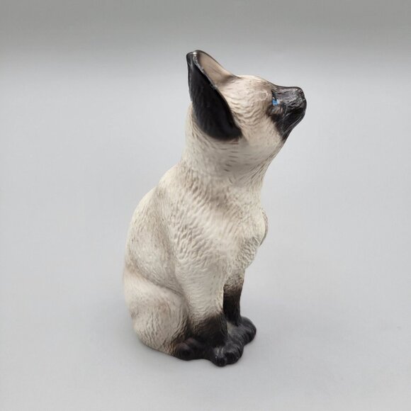 Harvey Knox Siamese Cat Porcelain Sitting Global Art Japan Signed - Picture 5 of 6